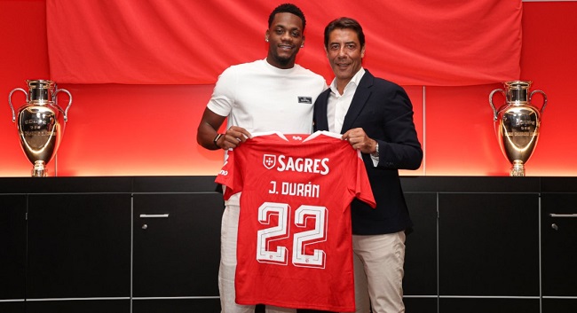 Benfica complete Jhon Durán signing