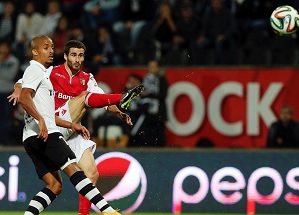 Rafa back in the groove