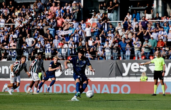 Deniz Gül double gives Porto a 2-1 win at Estrela da Amadora