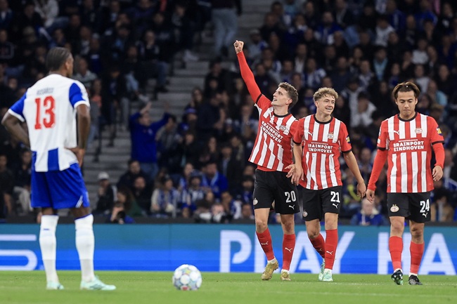 Porto’s Champions League woes continue after a 1-0 home defeat to PSV