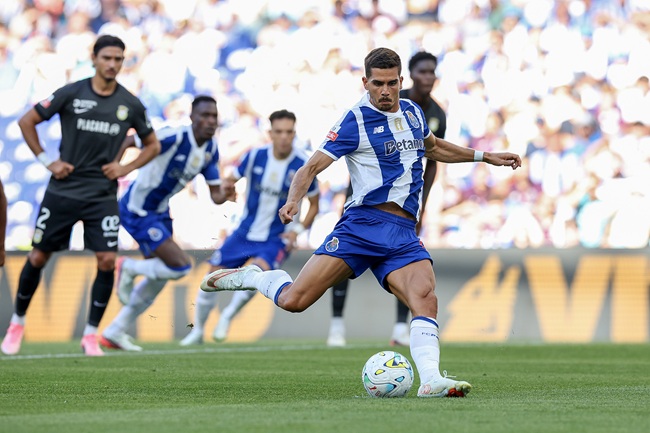 Porto 2-0 Alverca - Pair of penalties the difference as the Dragons get off the mark in Liga Portugal