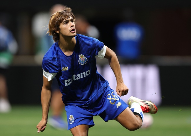 Portugal’s most exciting young talent Rodrigo Mora can’t get a game and is on his way out at Porto – how come?