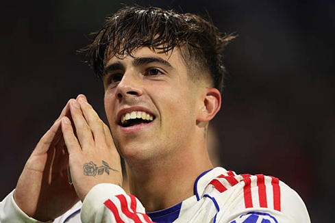 Portuguese sensation Afonso Moreira snatches late win for Lyon in France [video]