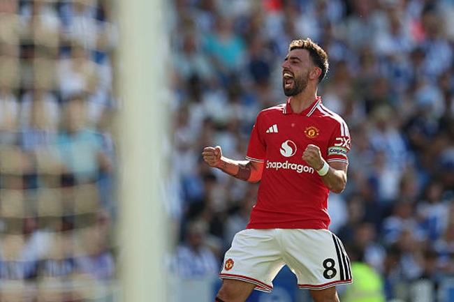 “A very proud moment” as Bruno Fernandes breaks Premier League assists record [video] 