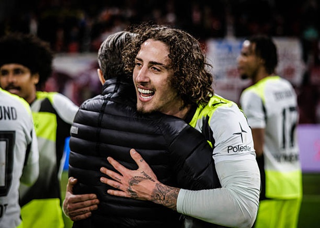 Fábio Silva nets first Bundesliga goal as Dortmund fight back to earn draw at Leipzig [video]