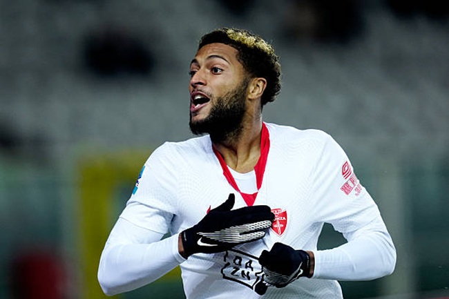 Arsenal, Benfica, Napoli battling for Monza's Portuguese sensation Gustavo Varela – report