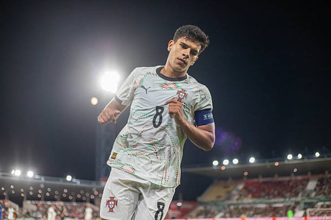 Mateus Fernandes headed to Tottenham Hotspur in €98.5m deal