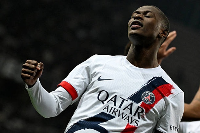 Portuguese Abroad goals round-up: Nuno Mendes, Bruno Fernandes spot-on; Beto dominates Chelsea; Tiago Tomás clinical in Bundesliga; Duarte opens Getafe account; Cavaleiro the hero in Switzerland [video]