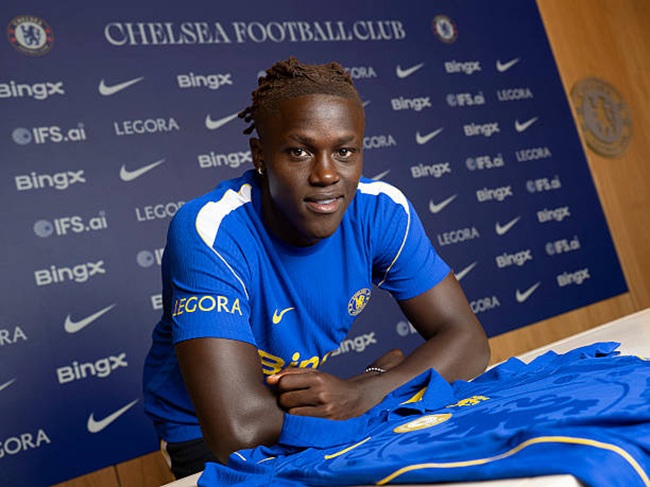 “Chelsea showed a lot of faith in me” - Portugal starlet Quenda on finally arriving in England 