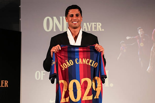 João Cancelo finally joins Barcelona permanently: “I’ve loved this club since I was a kid” 