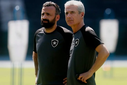 From the tiny coastal village of Ferrel to a football globetrotter - interview with Portuguese coach Vítor Severino