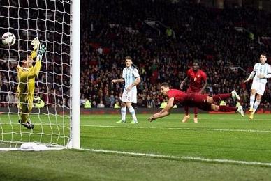 Meet Raphael Guerreiro, Portugal’s new Fábio Coentrão