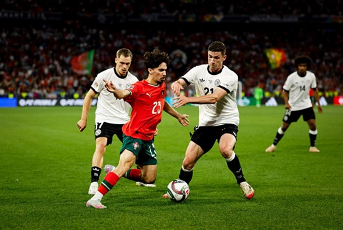 Vitinha and the philosophy of thresholds