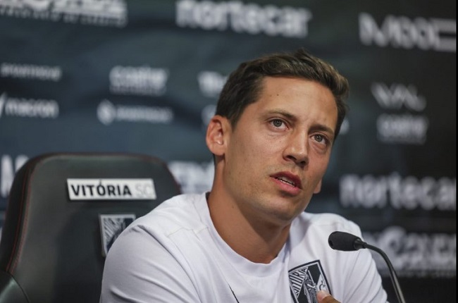 Vítoria SC sack Luís Pinto; B-team manager Gil Lameiras promoted to head coach